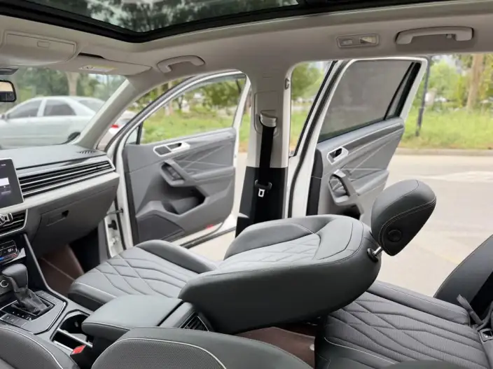 Volkswagen Tiguan L 2023 Model 330TSI 2WD Smart Edition – фото 4