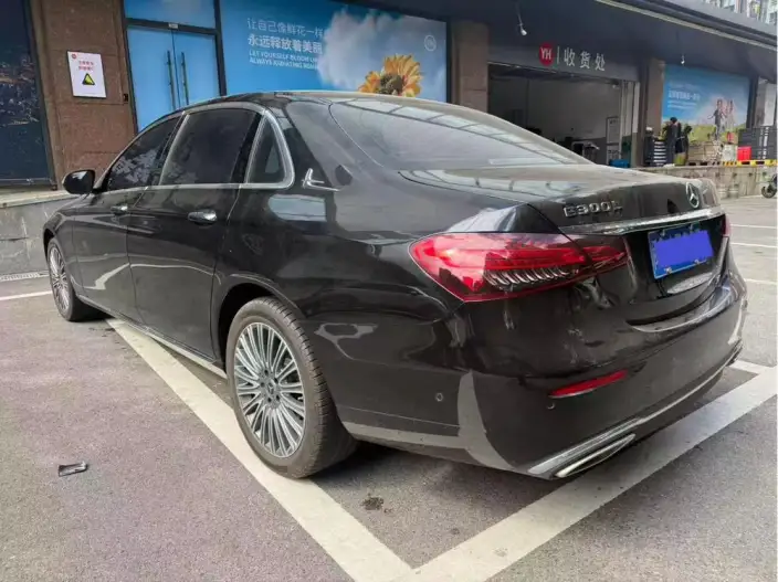 Mercedes-Benz E-Class 2023 Model E 300 L Luxury Model sedan – фото 4