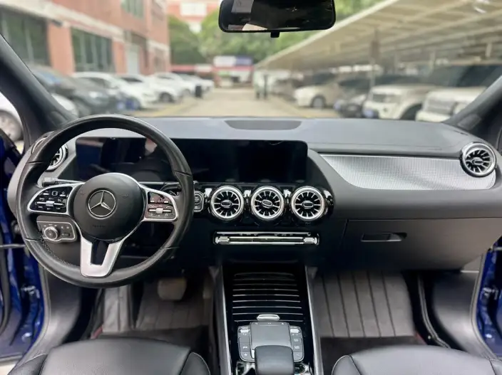 Mercedes-Benz GLA 2023 Model GLA 200 – фото 8