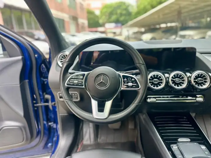 Mercedes-Benz GLA 2023 Model GLA 200 – фото 9