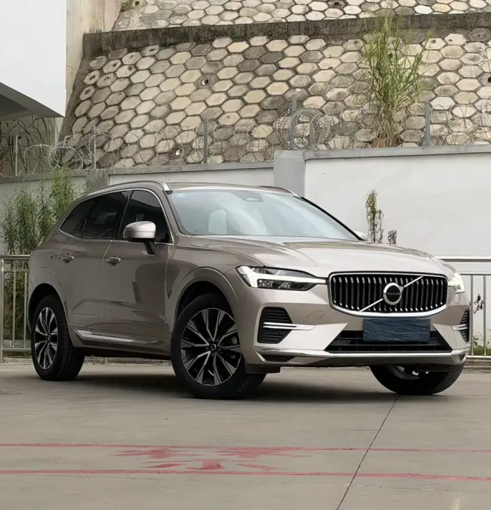 Volvo XC60 2023 Model B5 4WD Smart Range Deluxe Edition