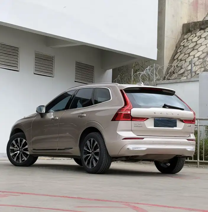 Volvo XC60 2023 Model B5 4WD Smart Range Deluxe Edition
