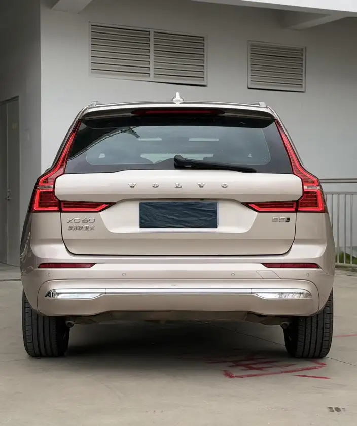 Volvo XC60 2023 Model B5 4WD Smart Range Deluxe Edition – фото 5