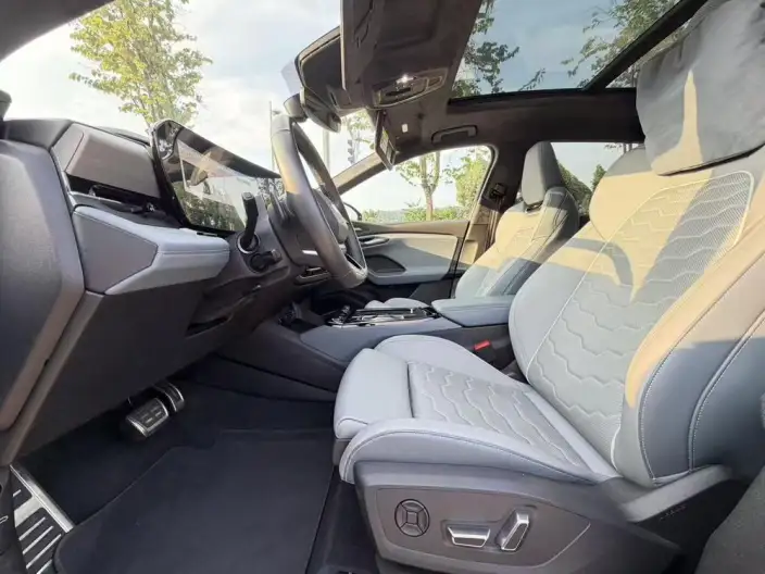 AUDI Q6L e-tron 2026 Model First Edition Pilot Edition – фото 9
