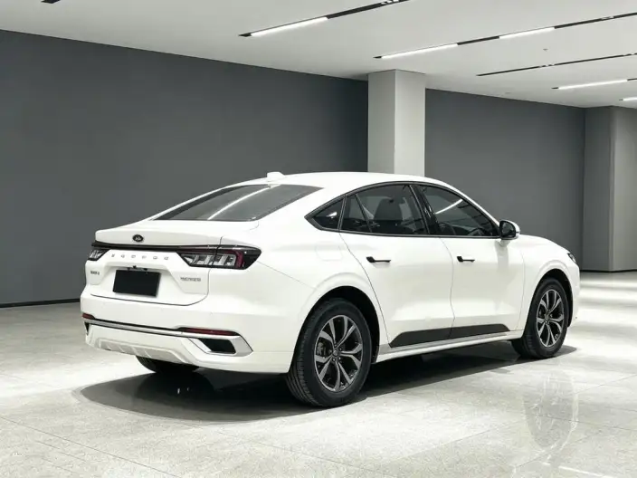 Ford Mondeo 2025 Model EcoBoost 245 Luxury Model – фото 4