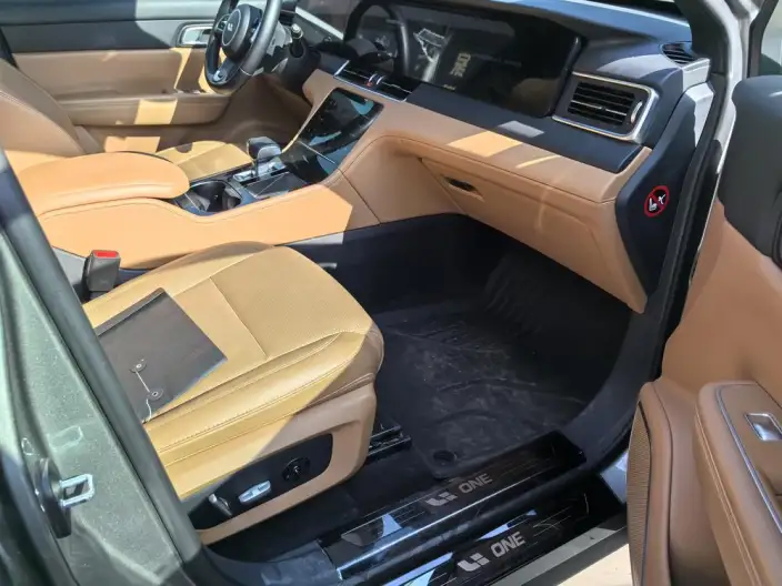 Li Auto ONE 2021 Model Extended Range 6 seat Edition – фото 7