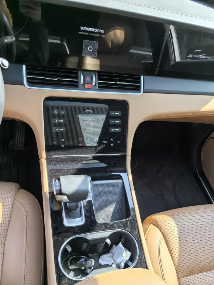 Li Auto ONE 2021 Model Extended Range 6 seat Edition – фото 8