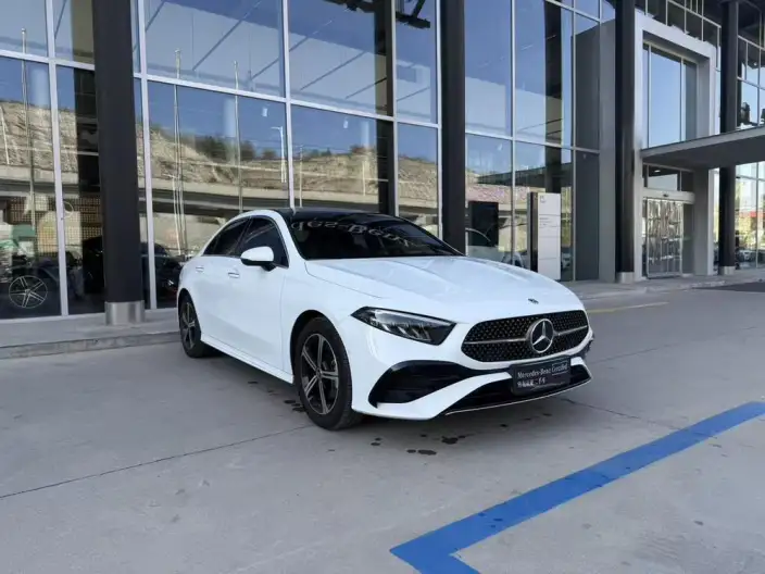 Mercedes-Benz A-class 2022 Model A 200 L Sports sedan Fashion Edition – фото 3