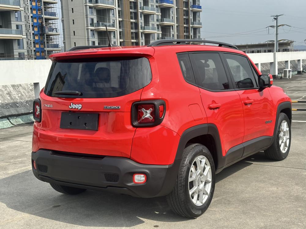 Jeep Renegade Модель 2019 года 220T автоматическое Leading version – фото 6
