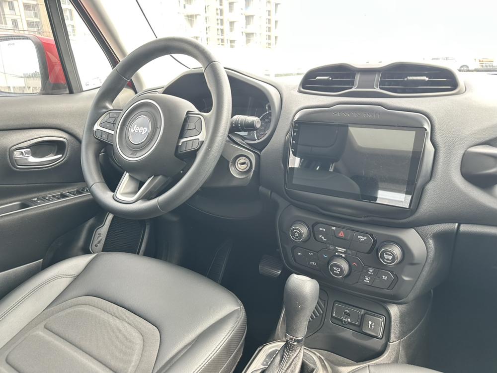 Jeep Renegade Модель 2019 года 220T автоматическое Leading version – фото 9