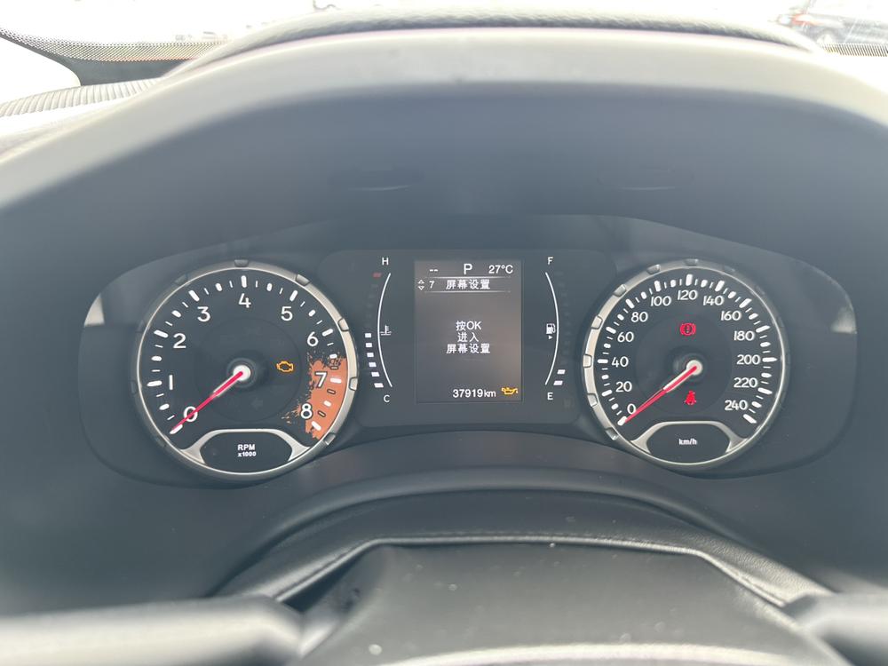Jeep Renegade Модель 2019 года 220T автоматическое Leading version – фото 10