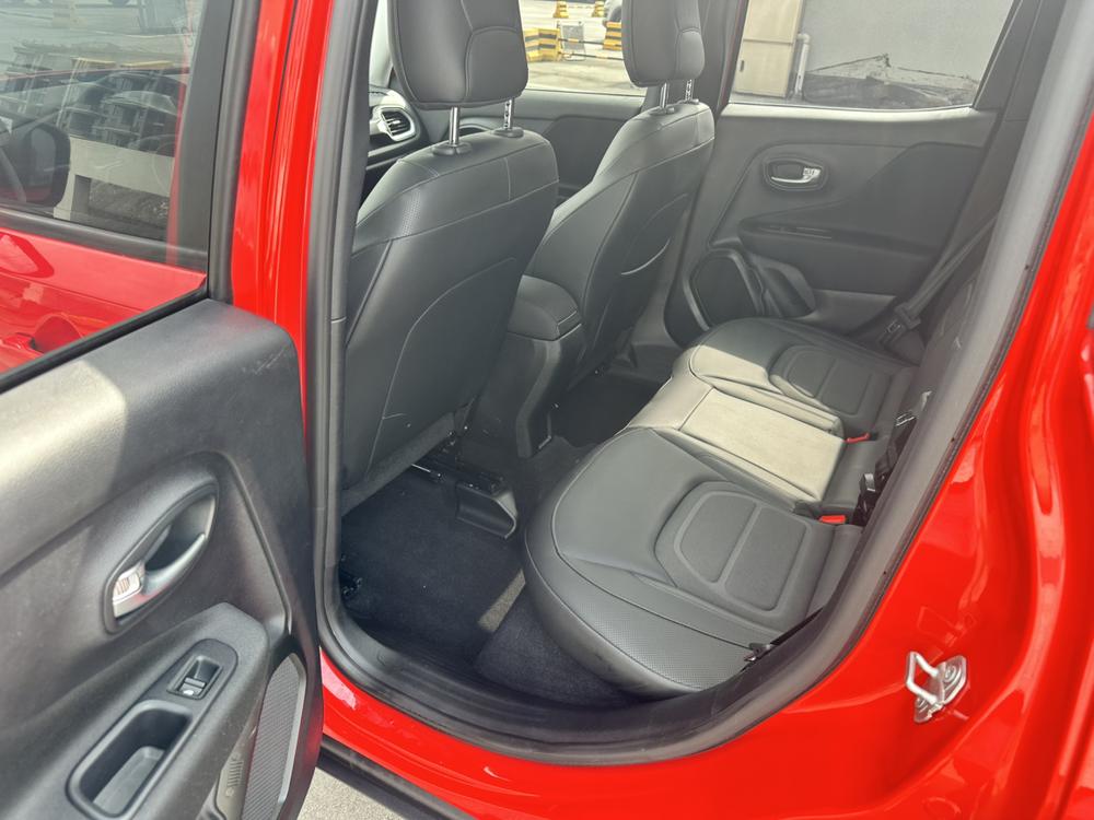 Jeep Renegade Модель 2019 года 220T автоматическое Leading version – фото 15
