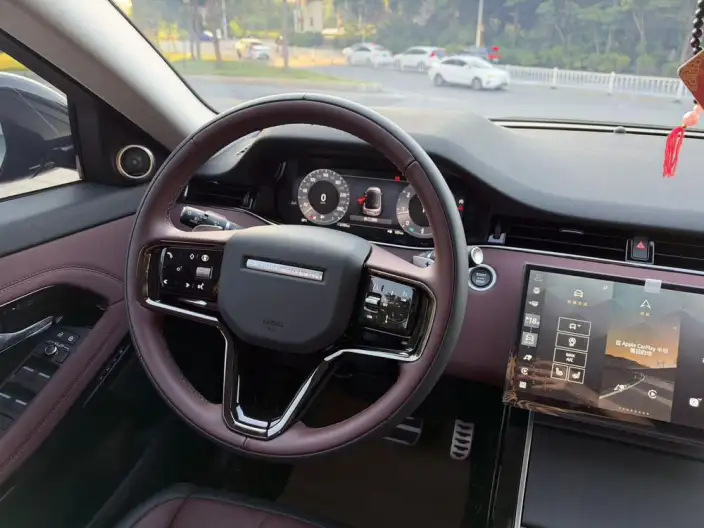 Range Rover Evoque 2026 Model Range Rover Evoque L 2.0T SE – фото 9