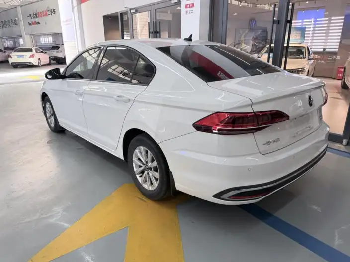 Volkswagen Bora 2023 Model 200TSI DSG Smooth Ride Edition – фото 2