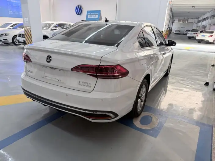 Volkswagen Bora 2023 Model 200TSI DSG Smooth Ride Edition – фото 3