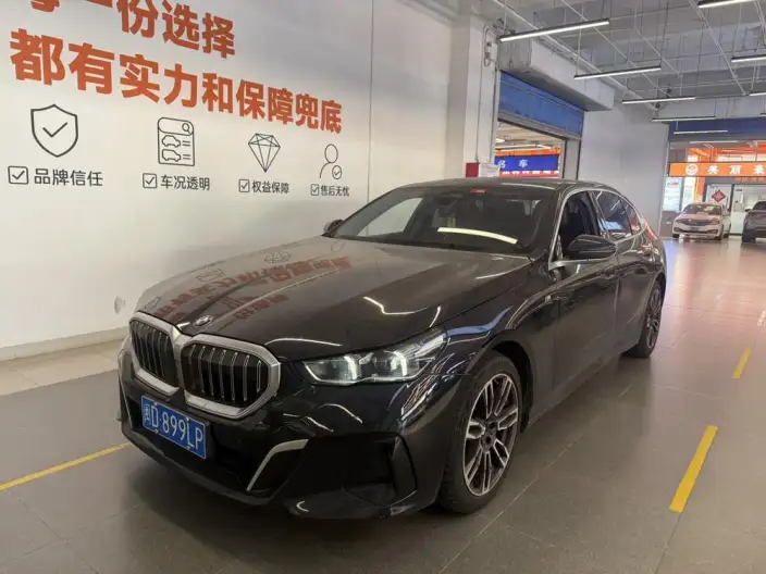 BMW 5 Series 2024 Model 525Li M Sports Set – фото 1