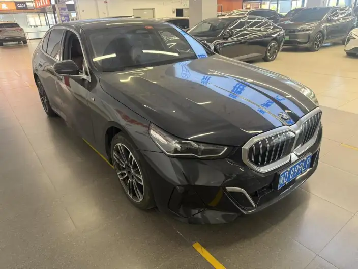 BMW 5 Series 2024 Model 525Li M Sports Set – фото 3