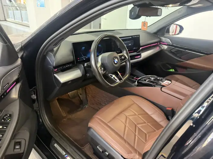 BMW 5 Series 2024 Model 525Li M Sports Set – фото 7