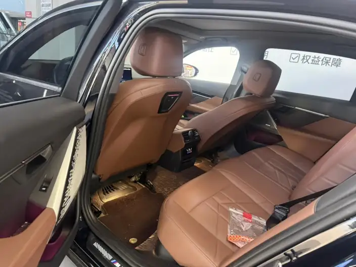 BMW 5 Series 2024 Model 525Li M Sports Set – фото 8