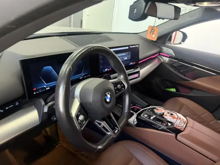 BMW 5 Series 2024 Model 525Li M Sports Set – фото 9