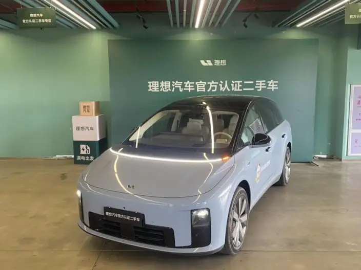 Li Auto i8 2025 Model Standard Edition – фото 1