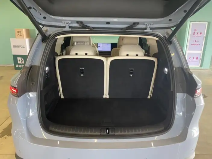 Li Auto i8 2025 Model Standard Edition – фото 9