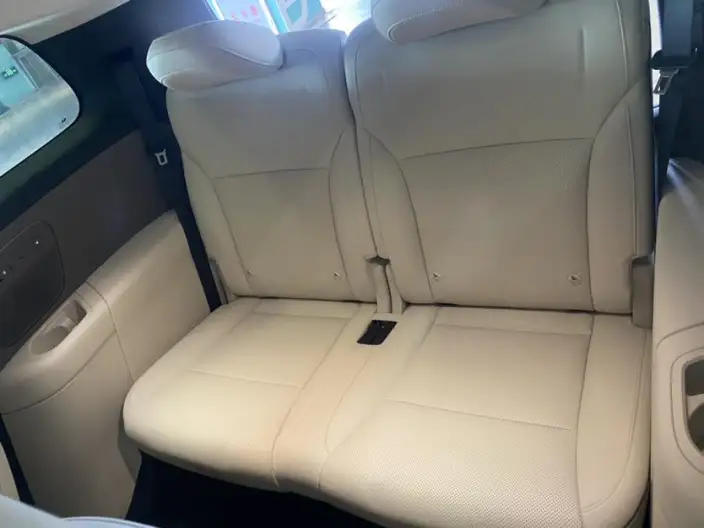 Li Auto i8 2025 Model Standard Edition – фото 10