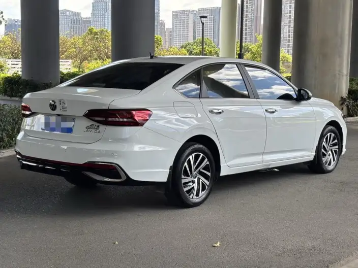 Volkswagen Lavida 2024 Model 1.5L Automatic Starry Sky Five Million Edition – фото 5