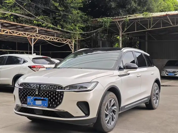 Lincoln Corsair 2023 Model 2.0T 2WD Exclusive Edition – фото 1