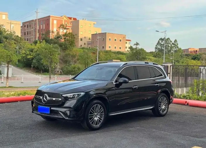 Mercedes-Benz GLC 2023 Model GLC 300 L 4MATIC Dynamic Model 5 seat – фото 1