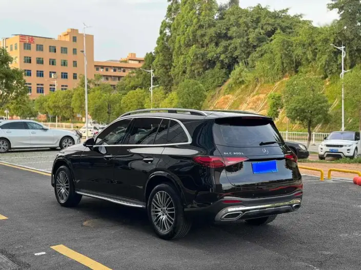 Mercedes-Benz GLC 2023 Model GLC 300 L 4MATIC Dynamic Model 5 seat – фото 4