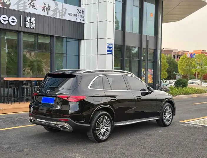 Mercedes-Benz GLC 2023 Model GLC 300 L 4MATIC Dynamic Model 5 seat – фото 5