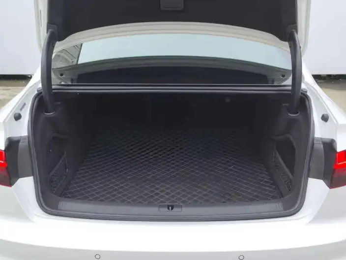 Audi A4 L 2023 Model 40 TFSI Luxury Dynamic Model – фото 9