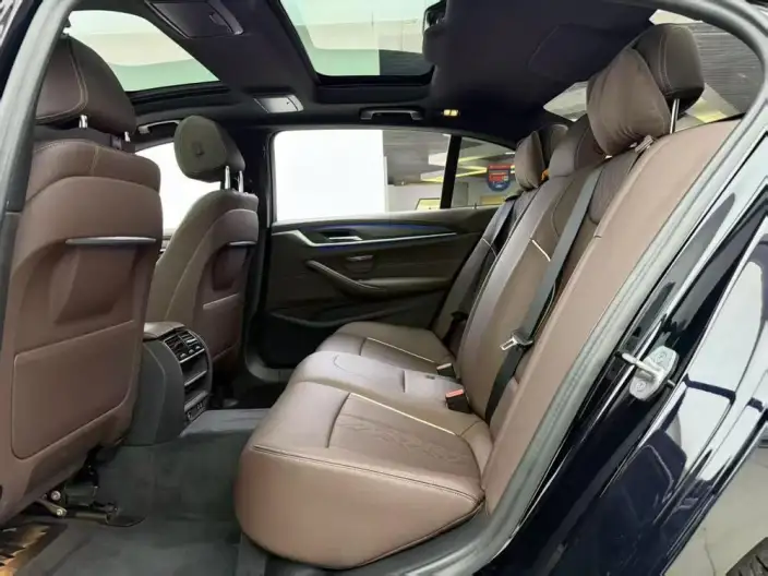 BMW 5 Series 2022 Model Facelift 530Li Leading Model M Sports Set – фото 9