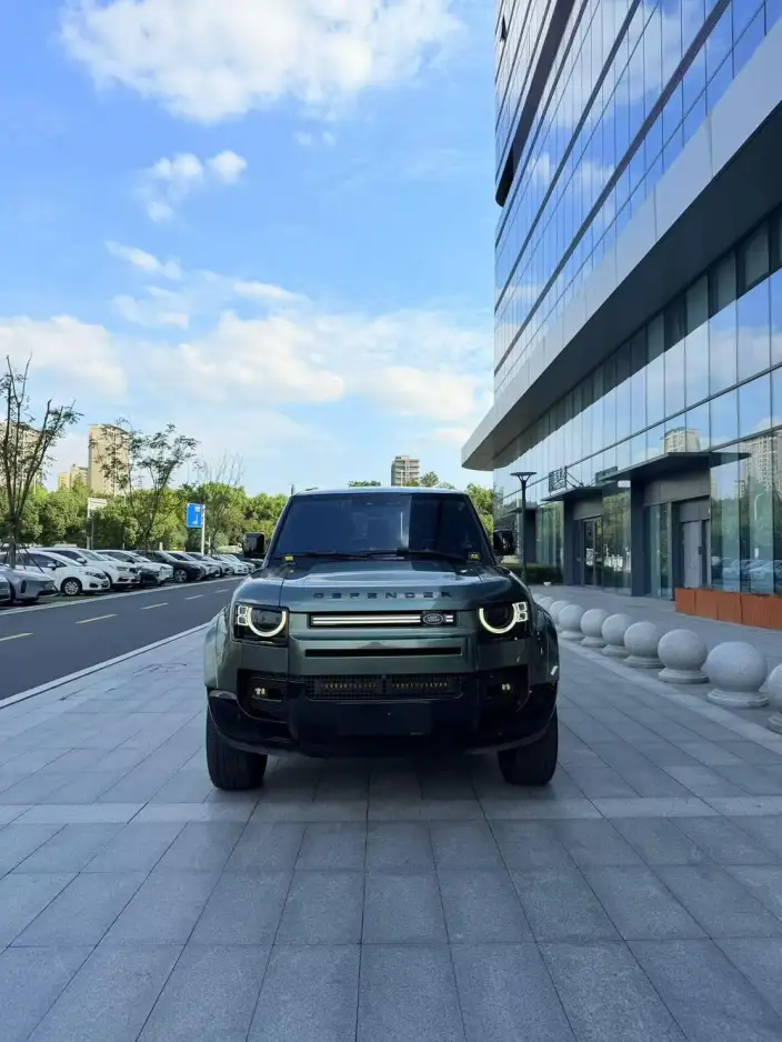 Land Rover Defender 2023 Model 90 3.0T P400 XS