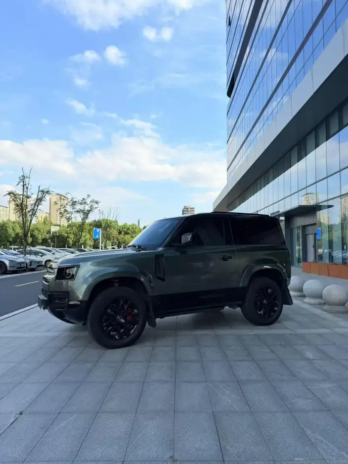 Land Rover Defender 2023 Model 90 3.0T P400 XS