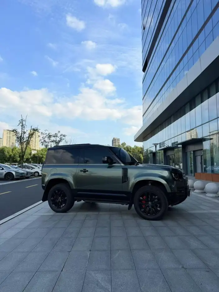 Land Rover Defender 2023 Model 90 3.0T P400 XS – фото 6