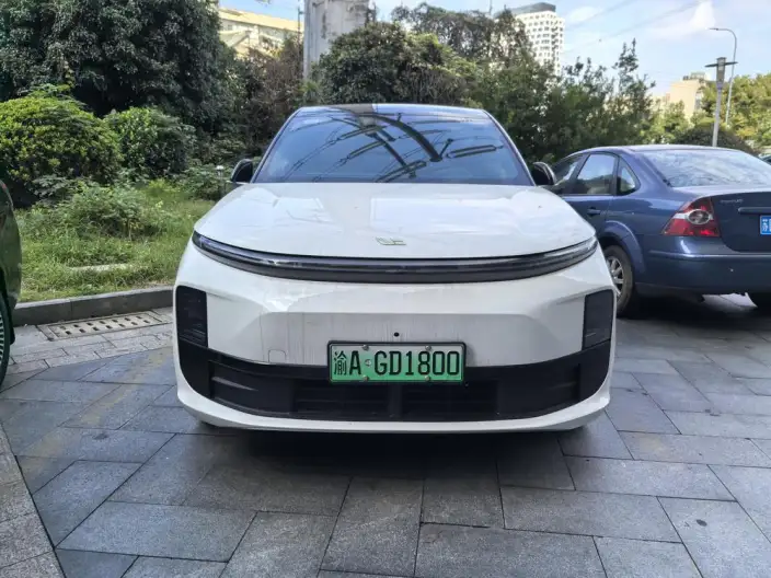 Li Auto L6 2024 Model Pro Edition – фото 2