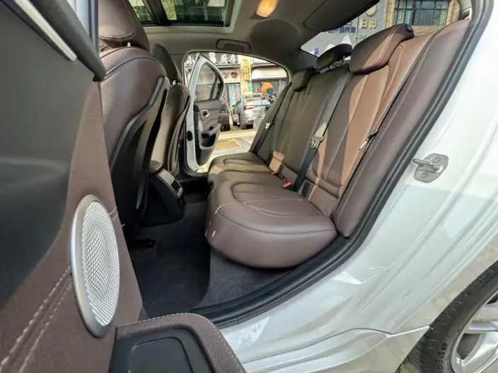 BMW 1 Series 2021 Model 120i M Sports Night Edition – фото 7