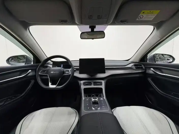 BYD Destroyer 05 2024 Model Honor Edition DM-i 55KM Luxury Model – фото 7