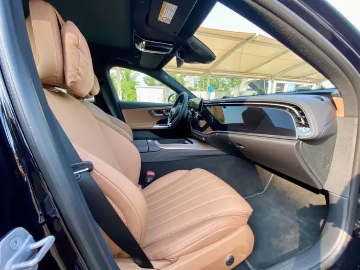 Mercedes-Benz E-Class PHEV 2024 Model E 350 e L sedan – фото 8