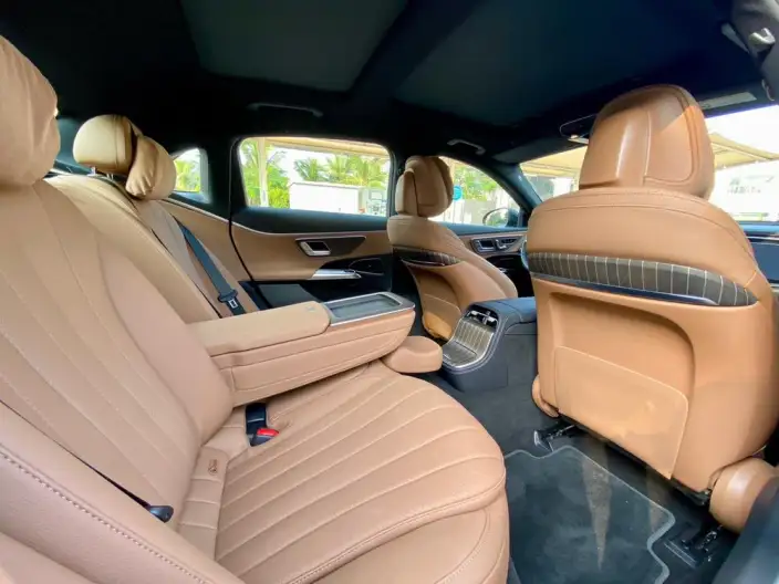 Mercedes-Benz E-Class PHEV 2024 Model E 350 e L sedan – фото 9