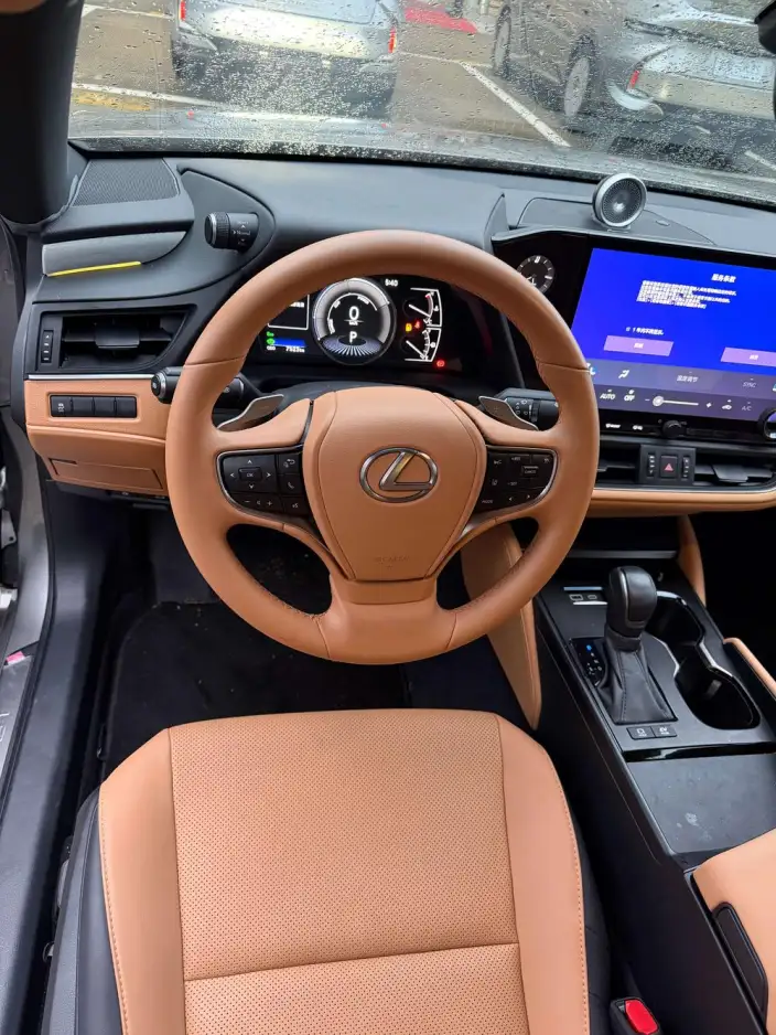 Lexus ES 2025 Model 300h Premium – фото 7
