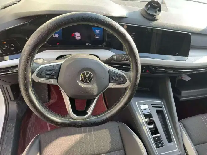 Volkswagen Golf 2023 Model 280TSI DSG R-Line 20th Anniversary Memorial – фото 8