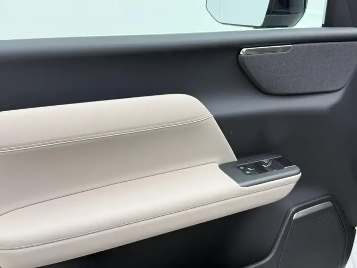 Volvo XC70 2026 Model 4WD Ultra-long Endurance Core – фото 8