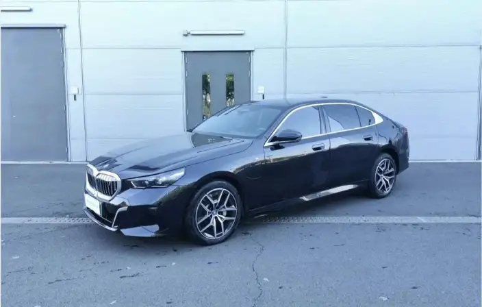 BMW i5 2024 Model eDrive35L Exclusive Model M Sports Set – фото 1