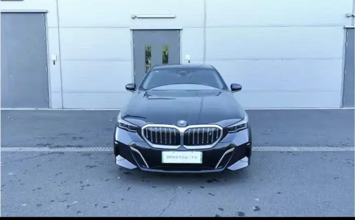 BMW i5 2024 Model eDrive35L Exclusive Model M Sports Set – фото 2