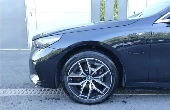 BMW i5 2024 Model eDrive35L Exclusive Model M Sports Set – фото 7