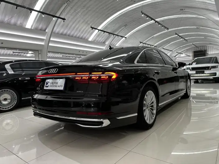 Audi A8 2023 Model A8L 45 TFSI quattro Luxury Model – фото 5