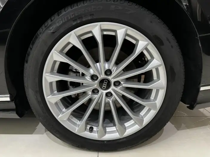 Audi A8 2023 Model A8L 45 TFSI quattro Luxury Model – фото 7